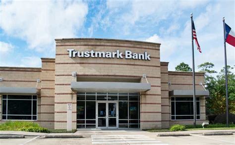 We are located at 850 Hillcrest Road in Mobile, AL 36695. . Trustmark bank near me